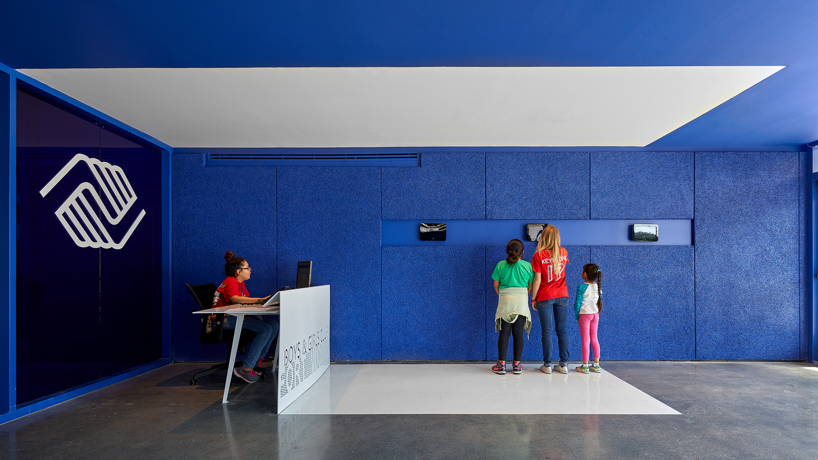 Dror Baldinger FAIA architectural photography award winning Boys and Girls club blue walls and ceiling 